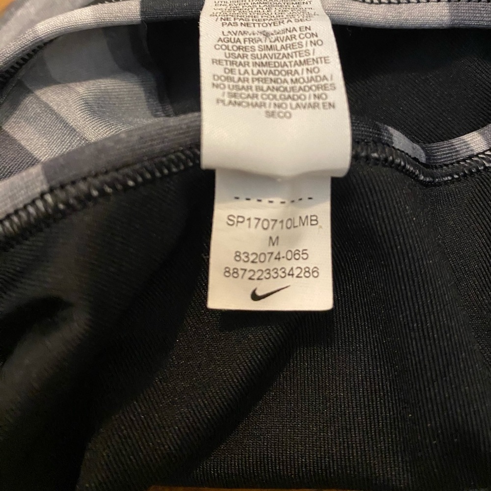 Nike Dri-Fit Sports Bra - Picture 4 of 5